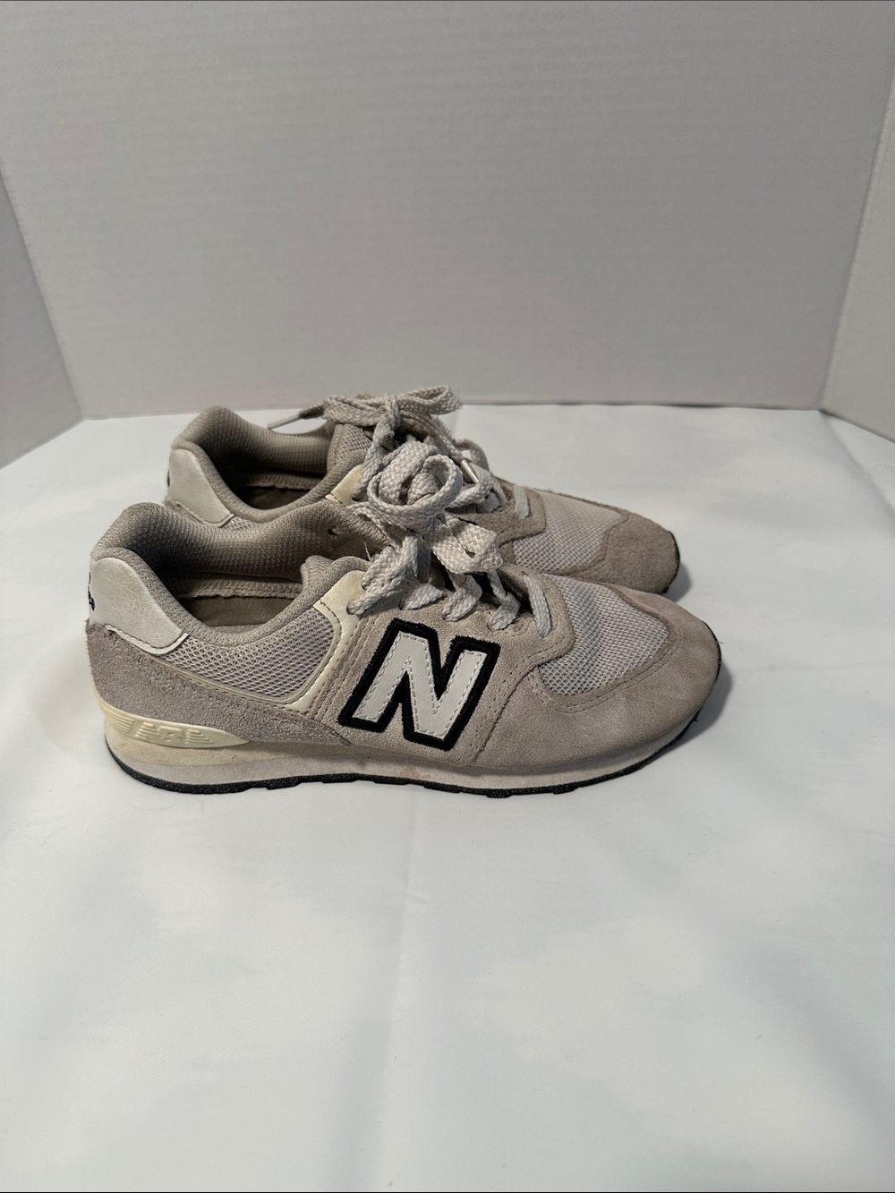 New Balance Kids Neutral Beige and Gray Lace-Up Sneakers size 2.5 - Picture 4 of 15